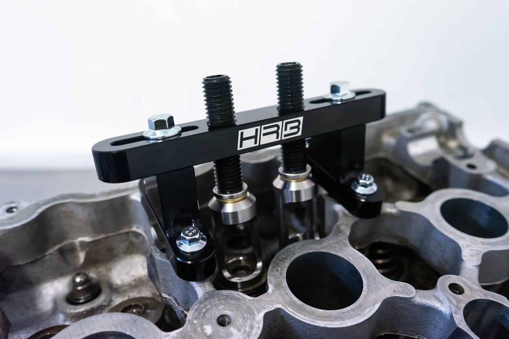 SRInCarValveSpringToolUse2.jpg