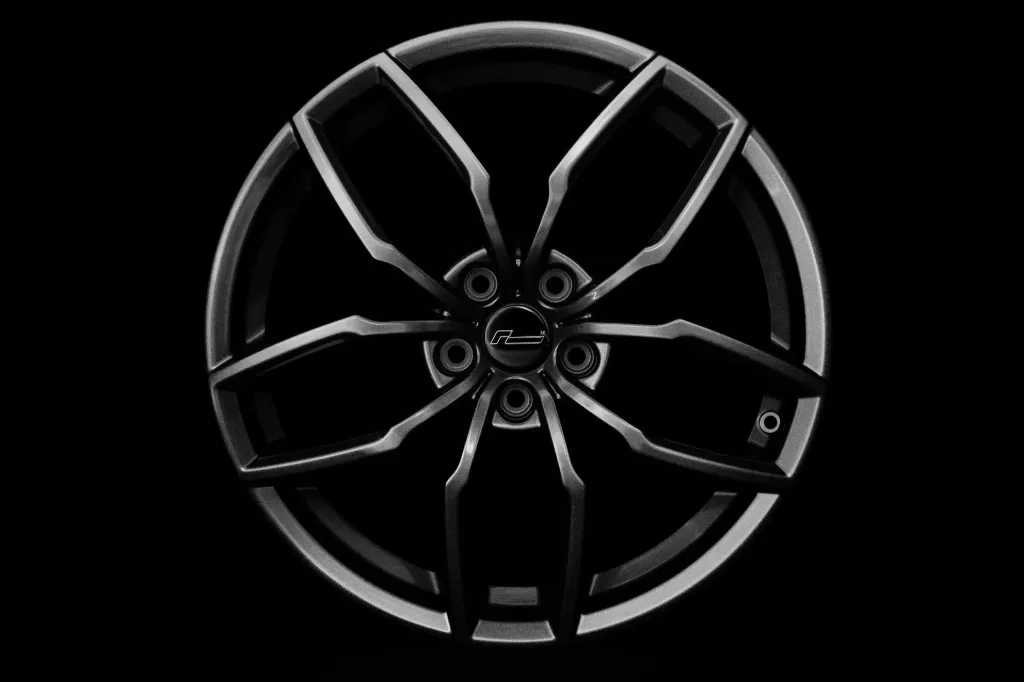 [VWR600360GUN] Racingline 19 x 8.5 in R360 Wheel